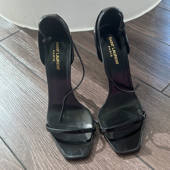 YSL OPYUM SANDALS IN PATENT LEATHER WITH BLACK HEEL - Picture 3 of 3